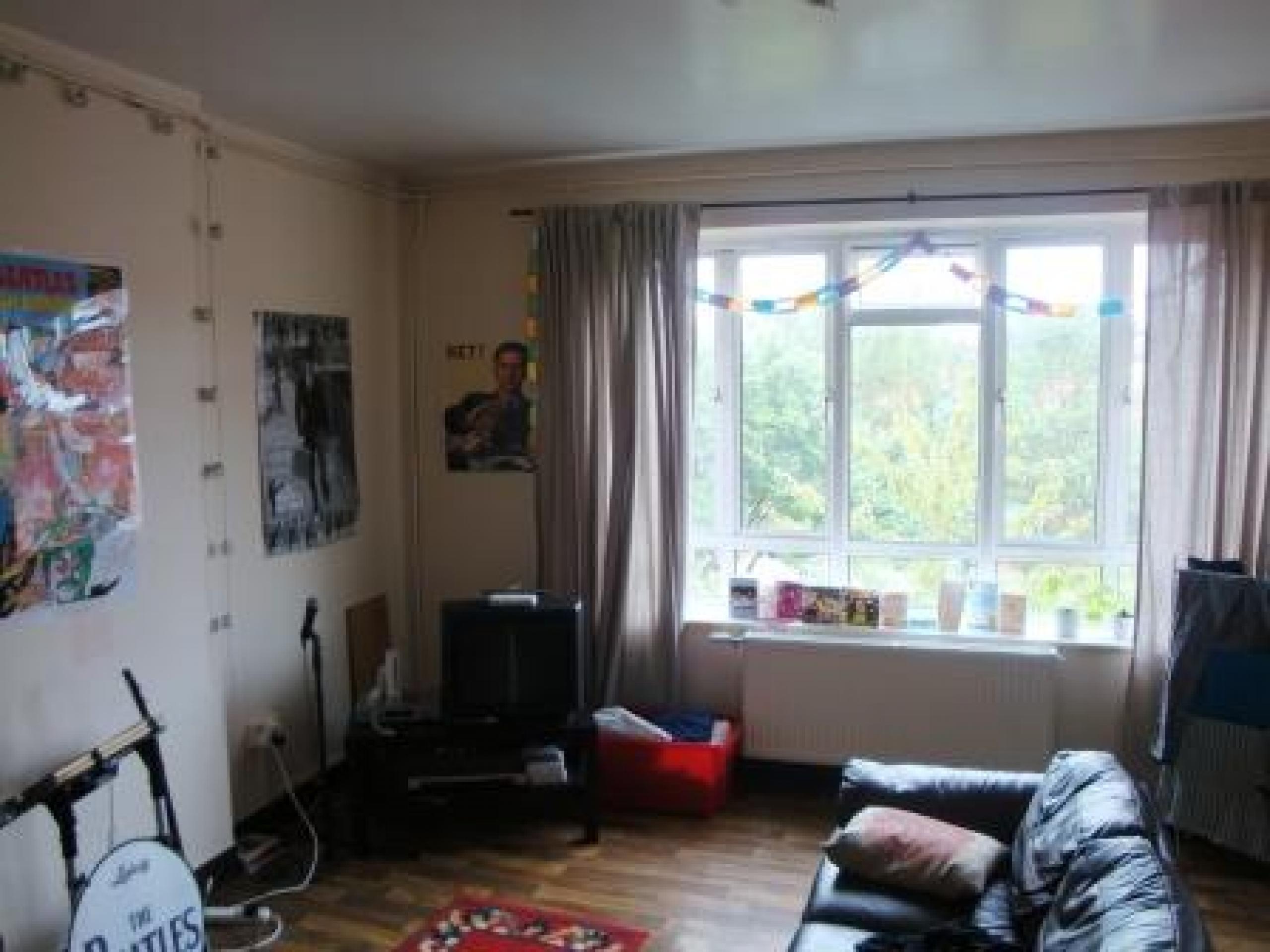 			4 Bedroom, 1 bath, 1 reception Flat			 Kilburn Vale, SOUTH HAMPSTEAD/KILBURN NW6